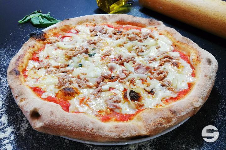 Pizza Cipolle - Hotel de Commune