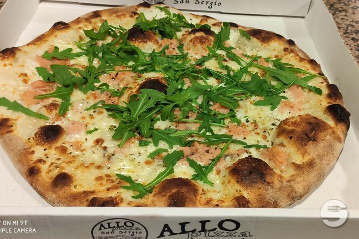 Pizza Salmon - Allo Pizza San Sergio