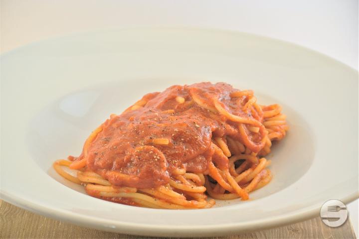 Spaghetti Di Nonna Ernesta.. Al Pomod'Oro - Vicolo39