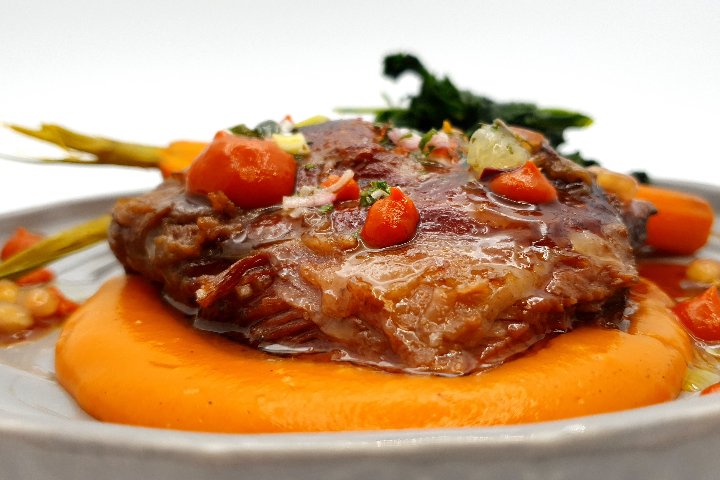 Ribs di Manzo "Boucherie de Molard" carote, chou Kale e Melograno - Vicolo39