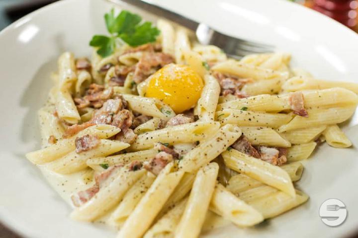 Penne Carbonara - Le Crystal