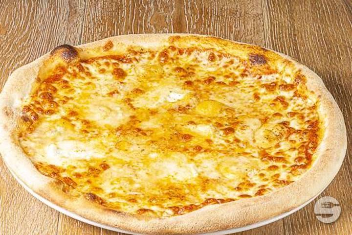 Pizza Quatre Fromages - La Locanda