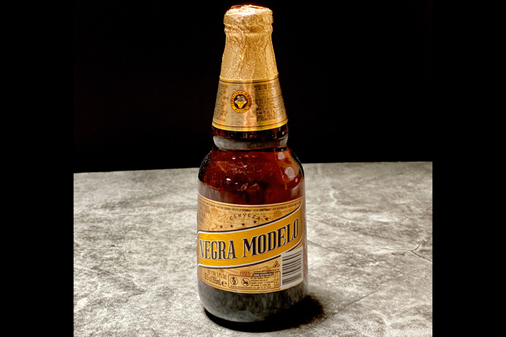 Negra Modelo - El Catrín