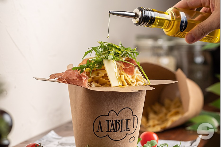 Jambon cru à la Crème Vin Blanc aux saveurs de Truffes, Copeaux de Parmesan & Roquette - A Table