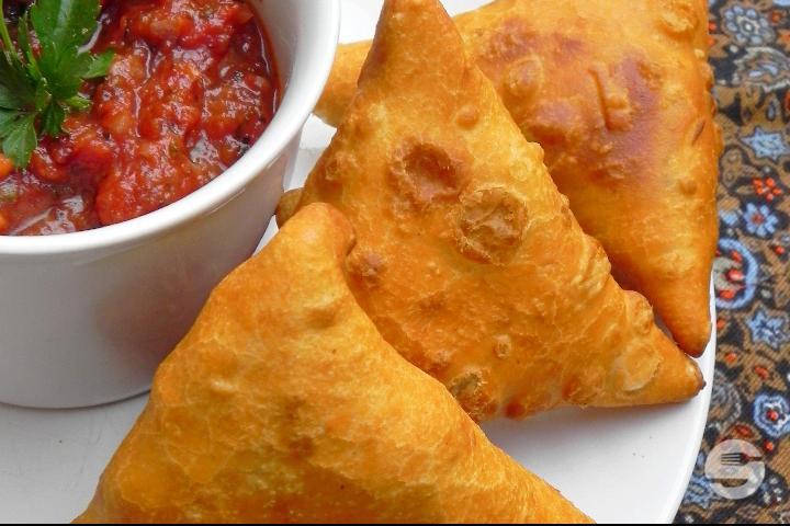 Chicken Samosa - Bombay Delice