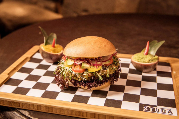 PULLED PORK BURGER - Stubä