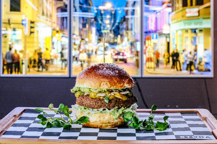QUINOA LENTIL BURGER - Stubä