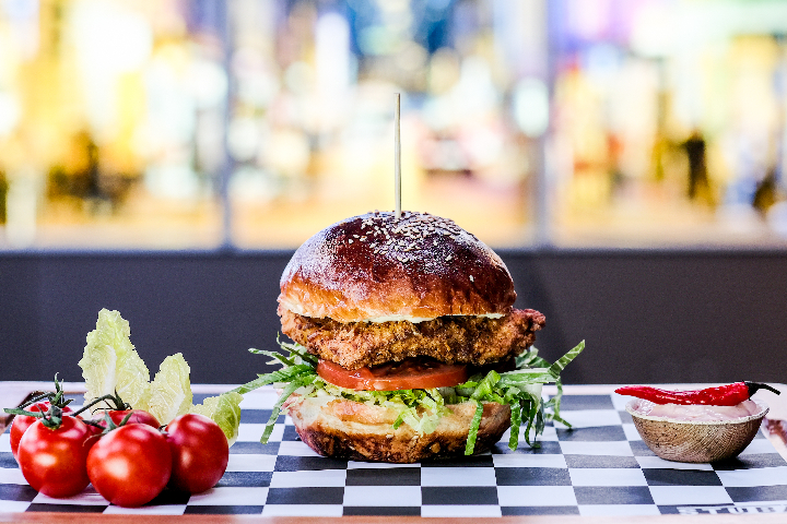 FRIED CHICKEN BURGER - Stubä