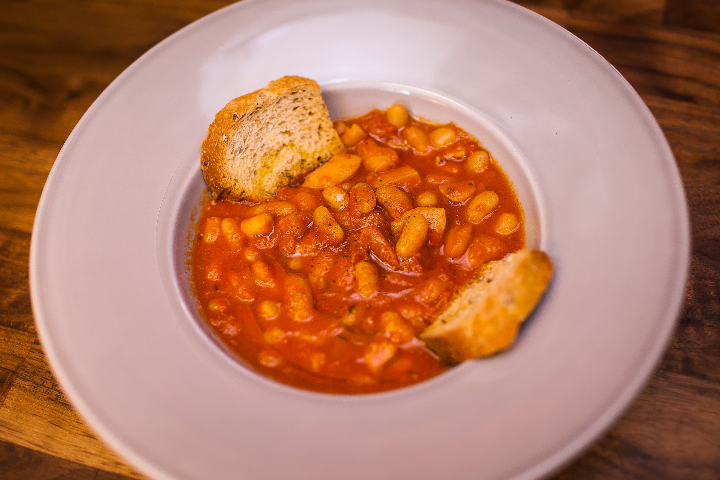 Cuttlefish and beans with "eyelet" - La Favola