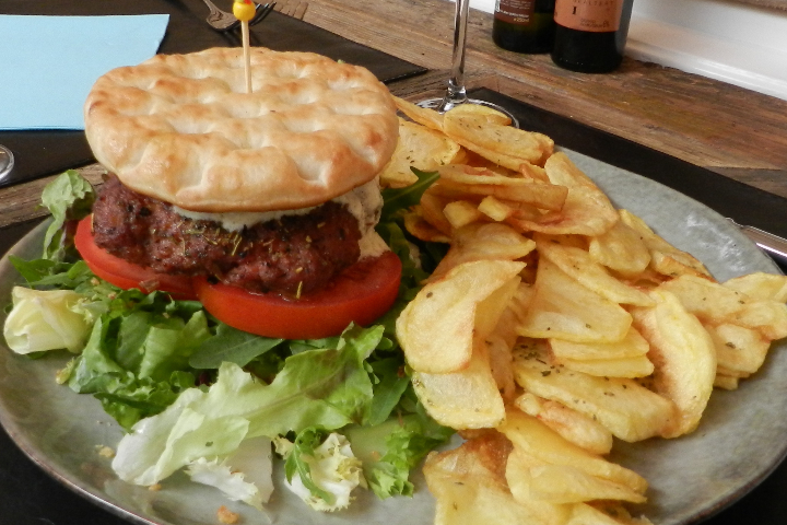 Bifteki - The Greek way of a Burger - Restaurant Ammos