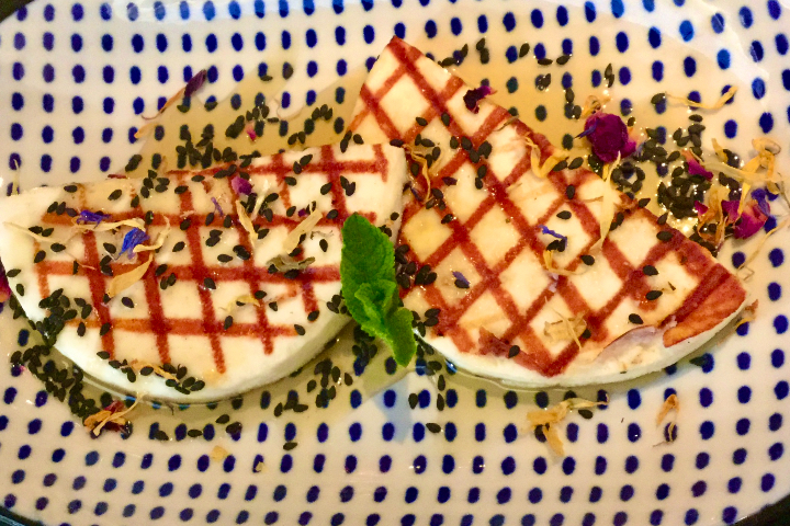 Grillierter Manourikaese - Restaurant Ammos