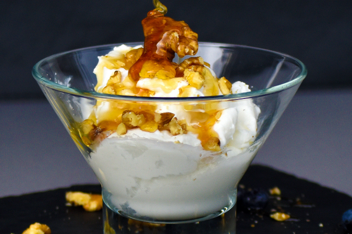Greek Yoghurt with honey - Restaurant Ammos