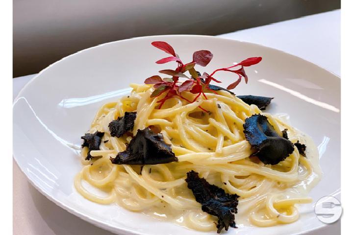 Spaghetti Spring Truffel - Baur's Brasserie & Bar