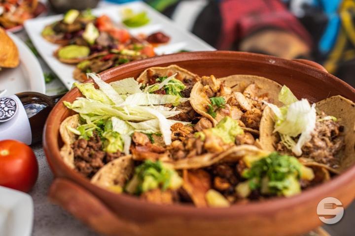 Tacos Pollo a la Tijuana - Bigote Verde