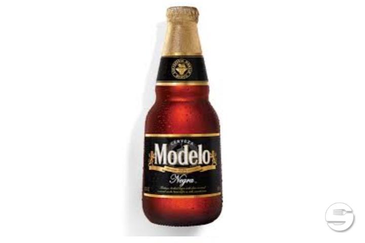 Negra Modelo - Bigote Verde