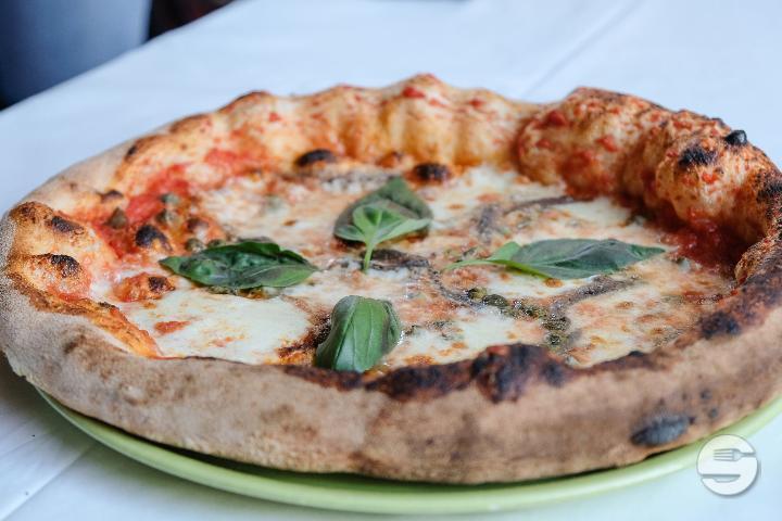 Pizza Napoletana - Da Carlo