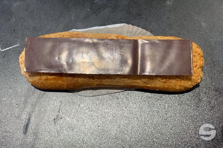 Eclair au Chocolat - Boulangerie André