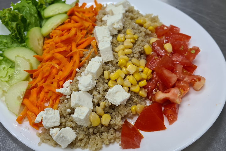 Quinoa à la grecque - Luncheonette