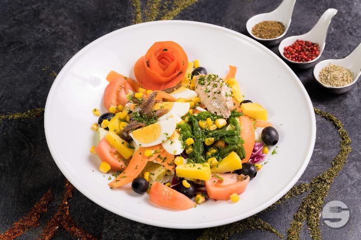 Salade Nicoise - Brasserie Lancy Parc