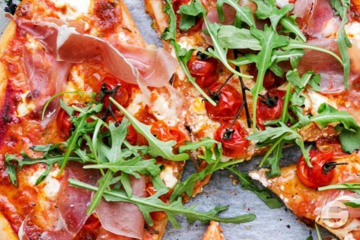 Pizza Jambon Cru - Arc en Ciel Pizza & Kebab