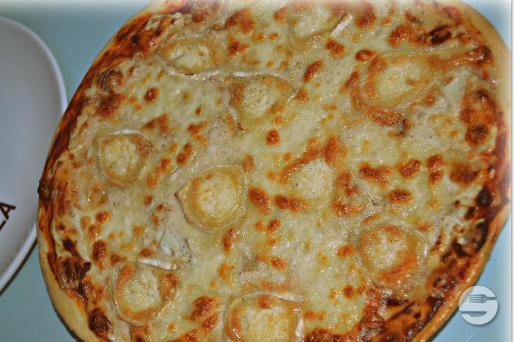Pizza 4 Fromages - Arc en Ciel Pizza & Kebab