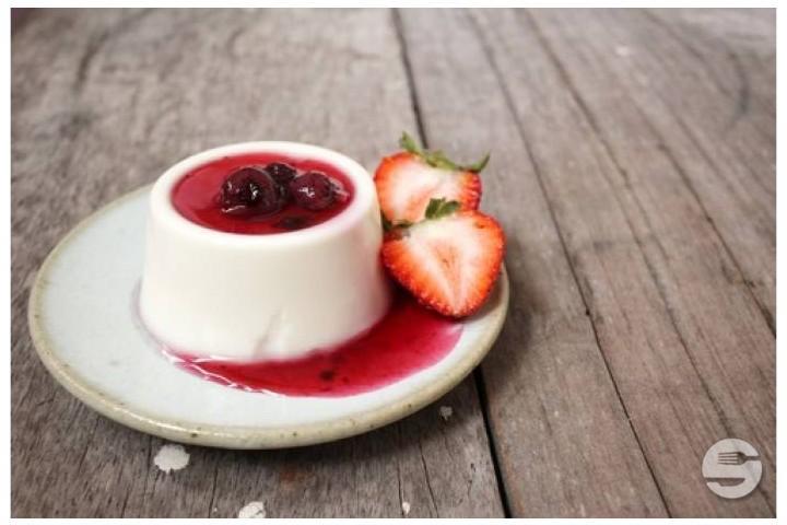 Panna Cotta con salsa ai frutti di bosco - Positano
