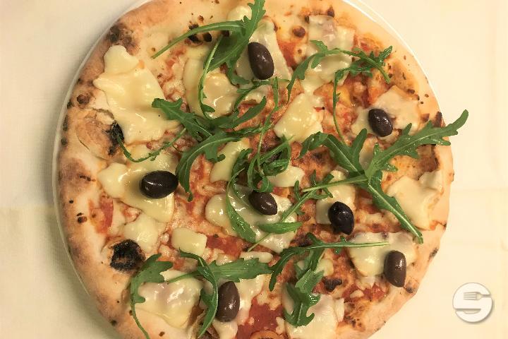Pizza À La Scamorza Fumée - Hôtel de la Paix