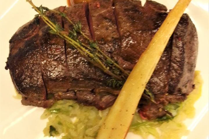 Médaillons de chevreuil, jus de chasse, délicatesses automnales, tagliatelle - Hôtel de la Paix