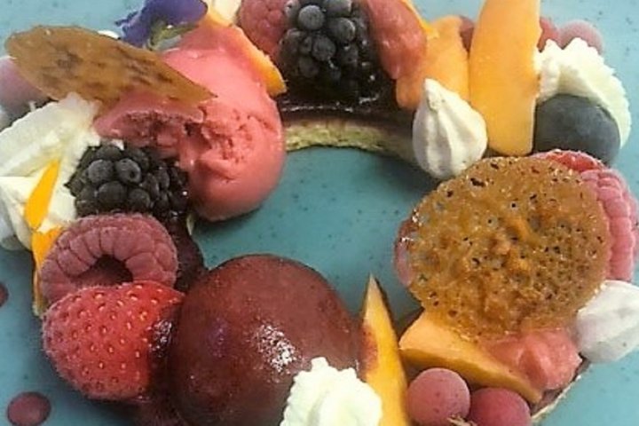 Summer Fruit Abundance - Hôtel de la Paix