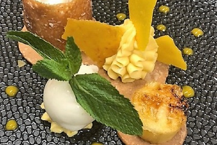 Palette de fruits, crémeux vanille et litchis, sorbet pina colada - Hôtel de la Paix