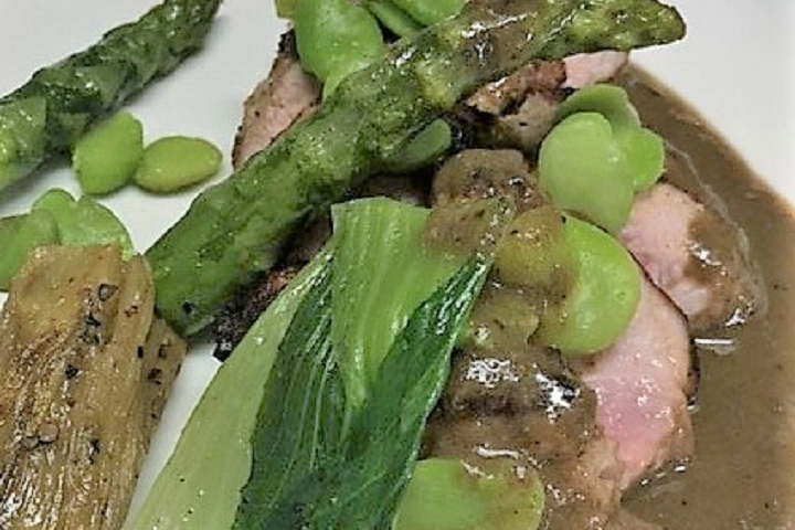 Tagliata de filet de veau de chez Nardi, rassie sur os, sauce à l’échalote fumée - Hôtel de la Paix