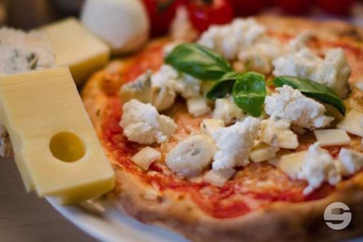 Pizza 4 Formaggi - Da Peppe Pizza