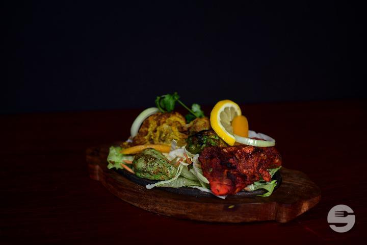 Tandoori Chicken - Taj Restaurant Bern