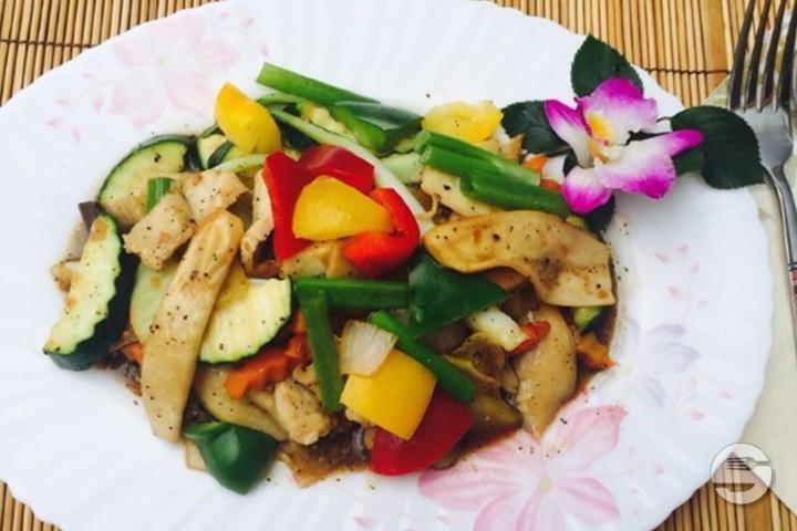 340. Phad Grathiam Phrig Thai - Ploy Thai