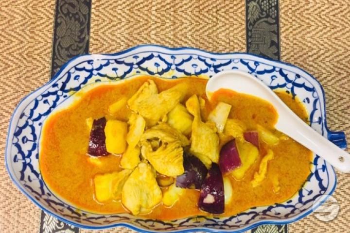 390. Gaen Massaman - Ploy Thai