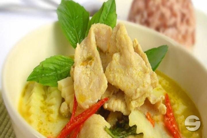 380. Gaeng Khiaw Wan - Ploy Thai
