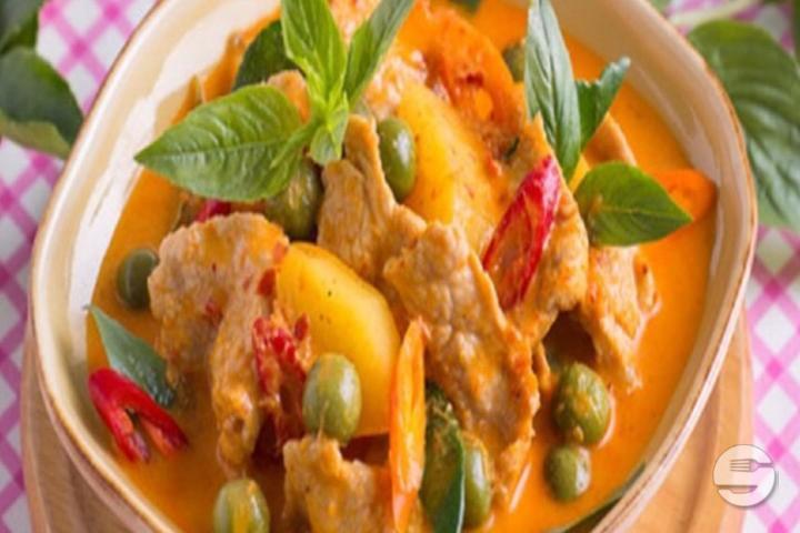 400. Gaeng Daeng Sapparot - Ploy Thai
