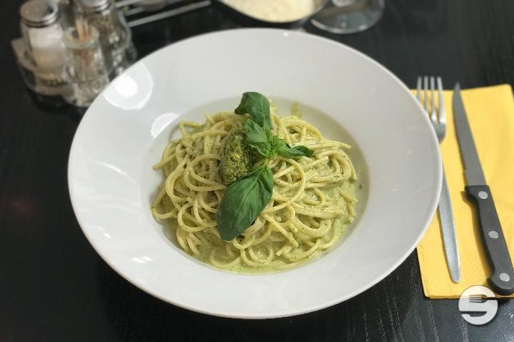 Spaghetti al Pesto Calabrese - Ristorante Pizzeria Del Gusto - Bern
