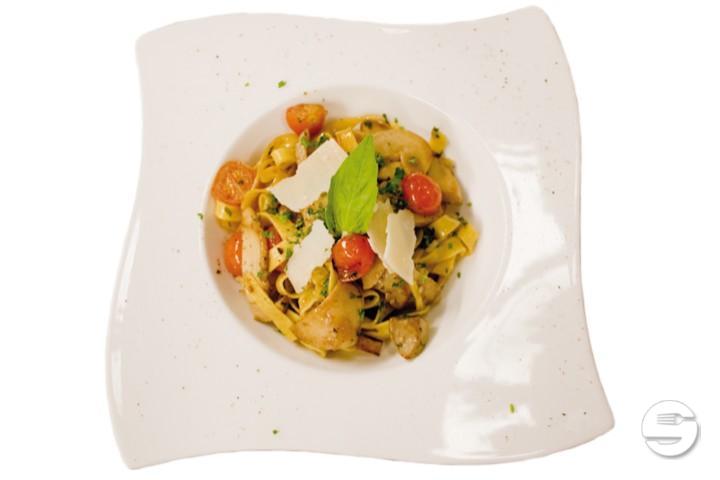 Tagliatelle ai Funghi Porcini Tartufati - Ristorante Pizzeria Del Gusto - Bern