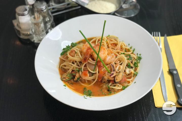 Tagliatelle al Salmone - Ristorante Pizzeria Del Gusto - Bern