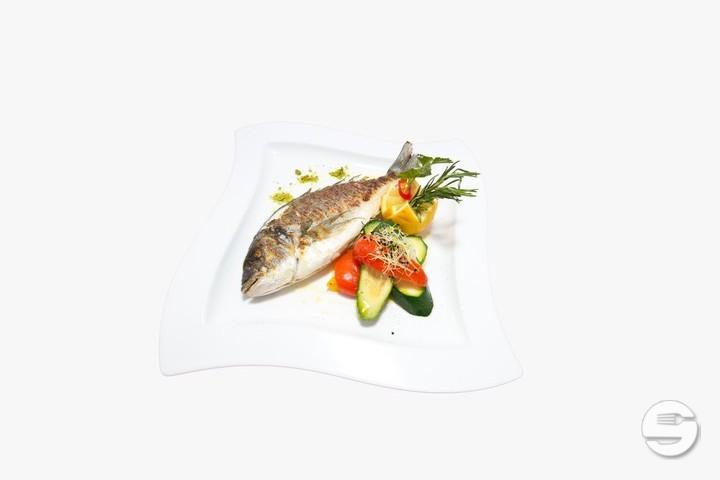 Filleti di Orata alla Livornese su Letto di Verdura alla Griglia - Ristorante Pizzeria Del Gusto - Bern