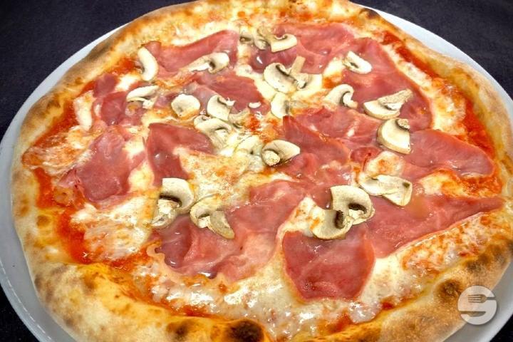 Prosciutto e funghi - Mamma Leone