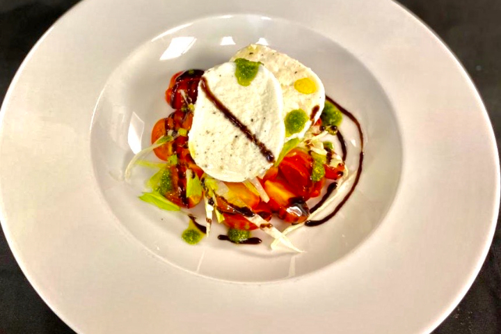 Pomodori e Bufala alla caprese - Mamma Leone