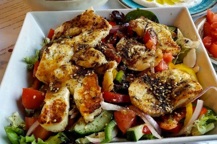 Halloumi salad - Street Beirut