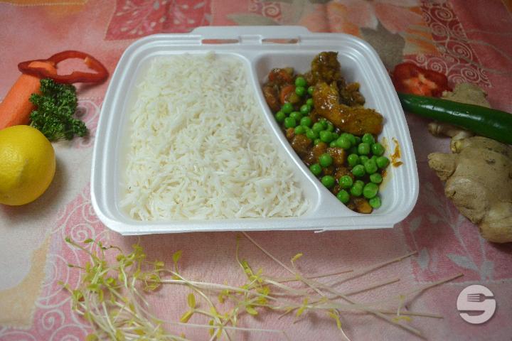 Murg Mater - Indian Thali