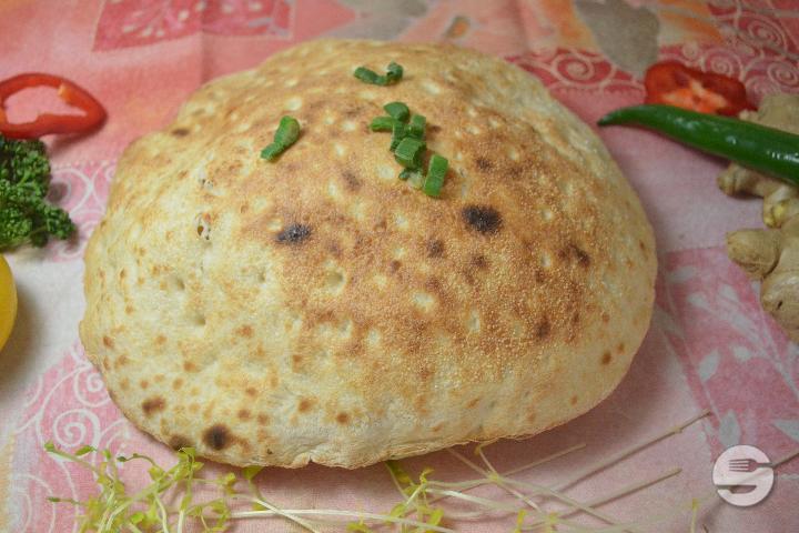 Naan Garlic - Indian Thali