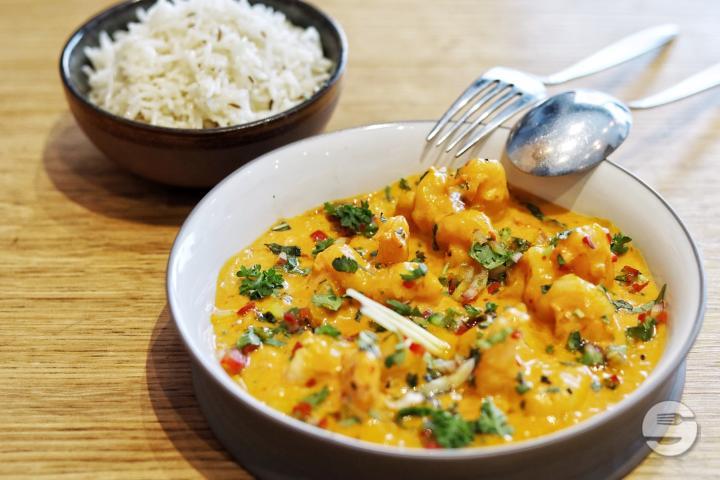 Curry de gambas au massala et coco & riz basmati - INDA-BAR