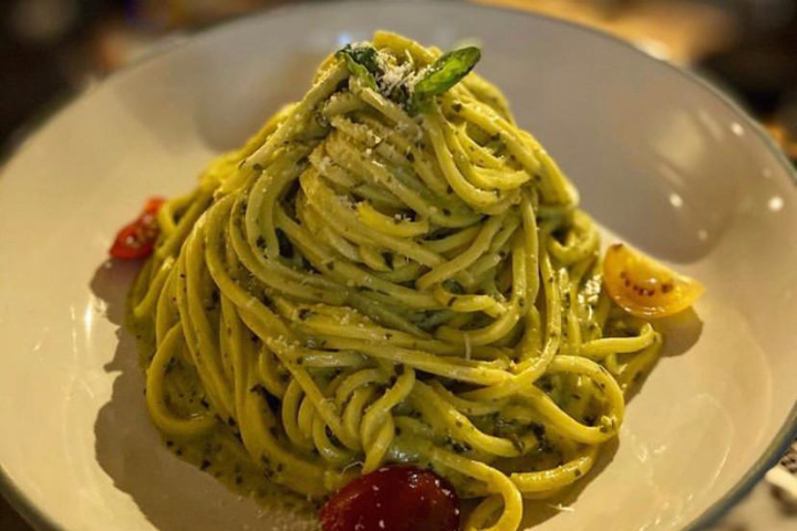 Paccheri al Pesto di Basilico & Burrata - Cipollino