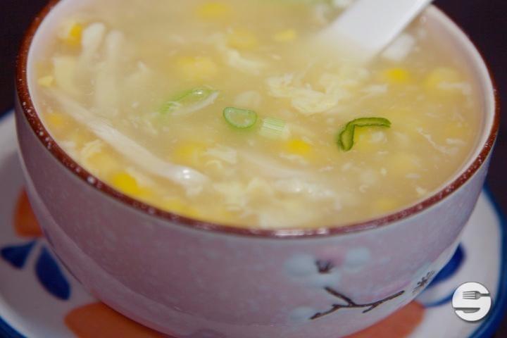 Süss Mais Suppe mit Pouletstreifen - China Restaurant Lily
