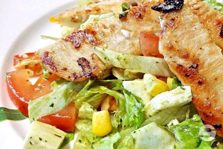 Gemischter Salat mit Poulet - China Restaurant Lily